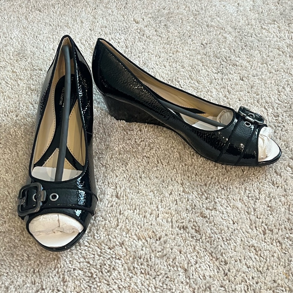 Black Buckle Naturlizer Wedge Size 11